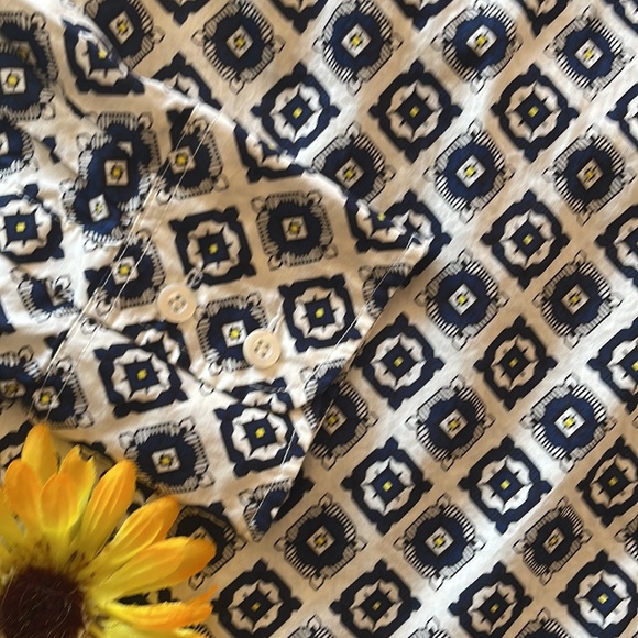 🌺 J.Crew; “Perfect,” Long-Sleeved, Button Down, Intricate Design Shirt; Sz. 4! - Picture 3 of 10